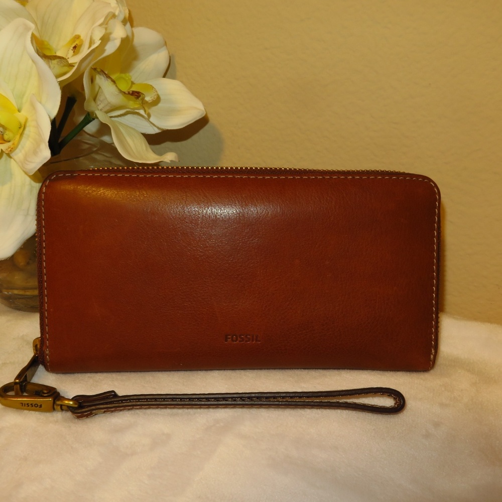 Fossil Emma RFID Large Zip Wallet *Excellent*